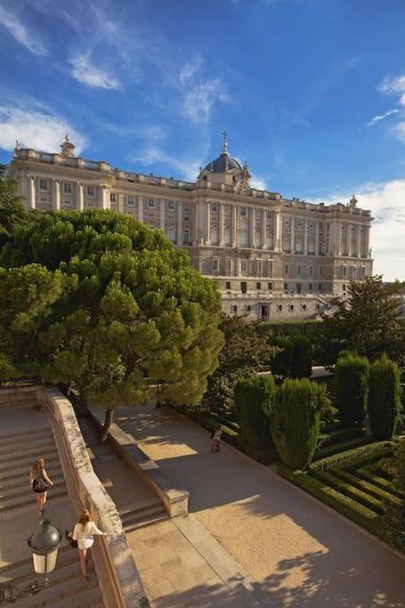 Apartamento Con Patio En Madrid Centro Bagian luar foto